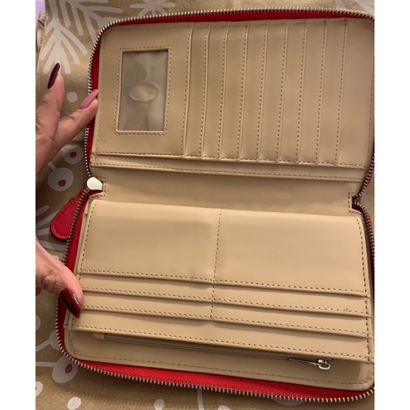 ❌❌❌SOLD SOLD SOLD❌❌❌GUESS MONOGRAM WALLET VGUC - Picture 3 of 7